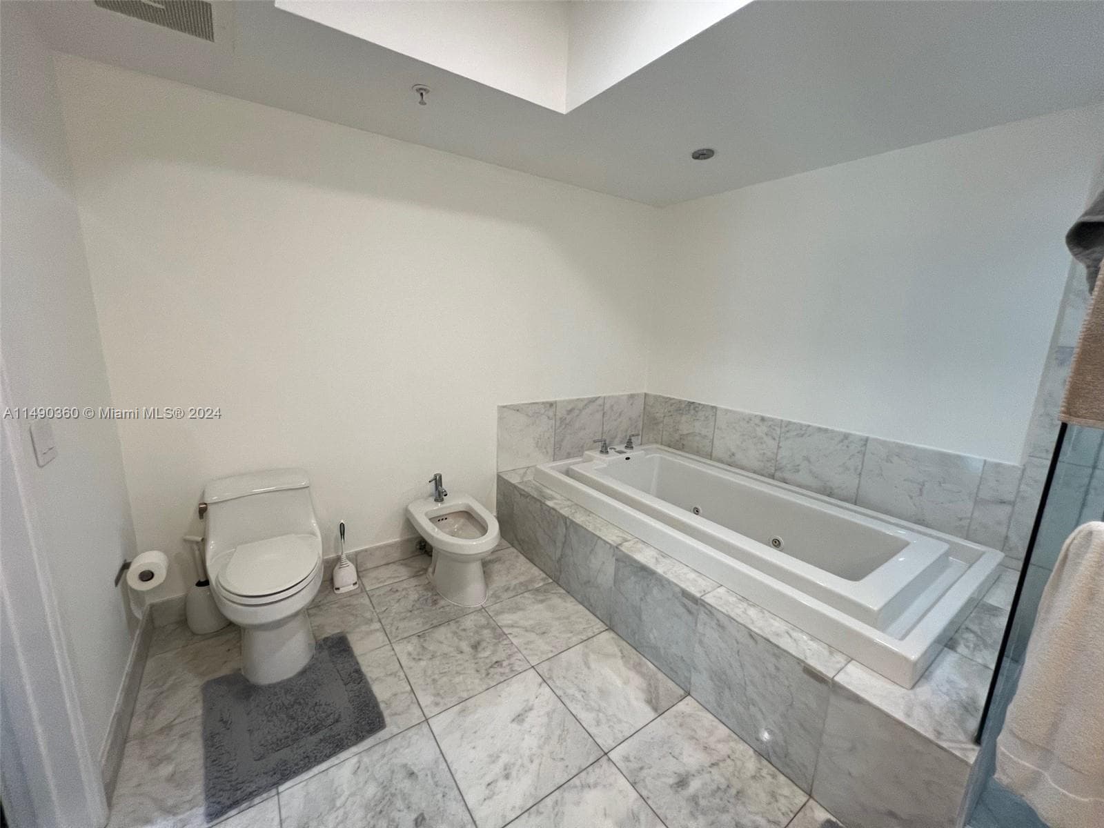 218 SE 14th Street # 1806, Miami FL 33131 — 4