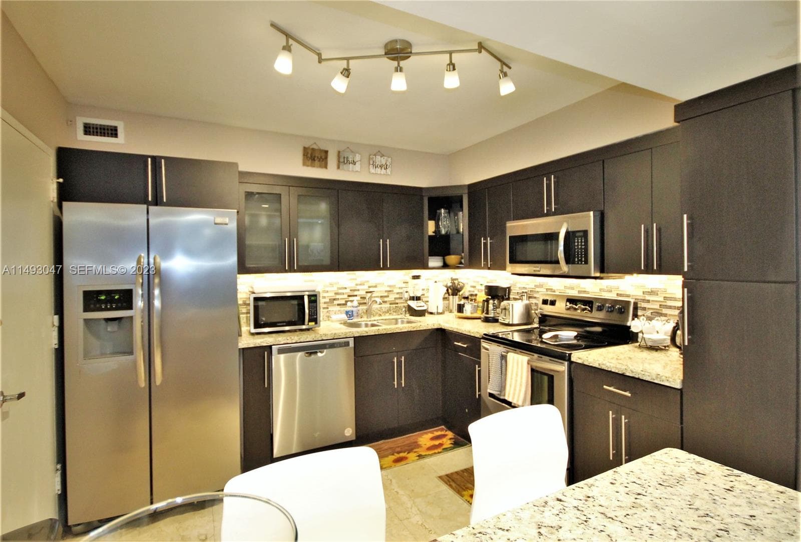 5161 Collins Ave # 1610, Miami Beach FL 33140 — 6