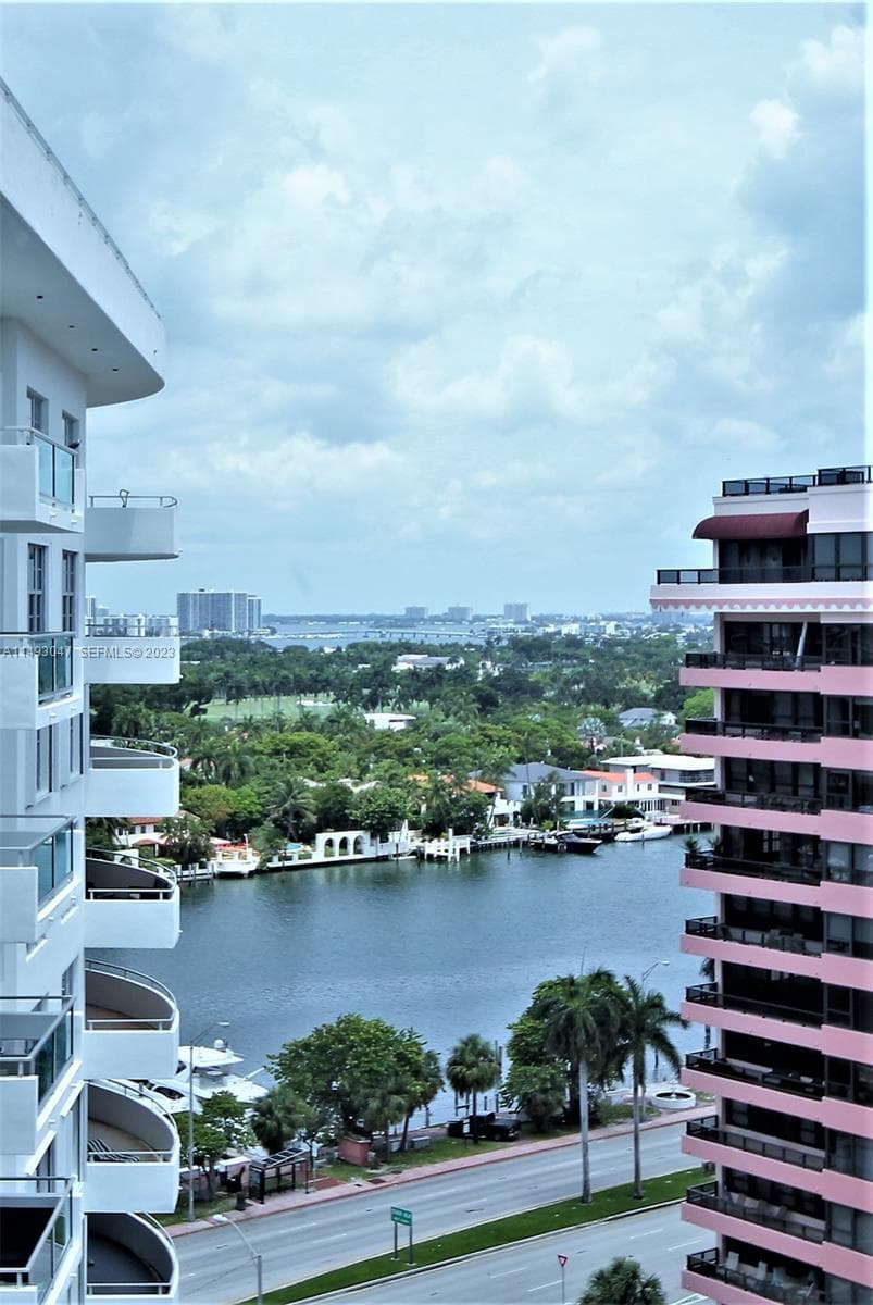 5161 Collins Ave # 1610, Miami Beach FL 33140 — 16