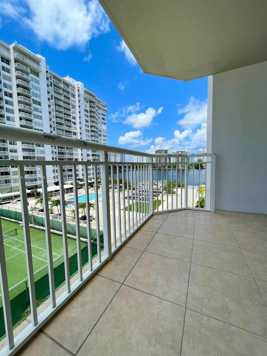 18041 Biscayne Boulv # 502, Aventura FL 33160 — 62