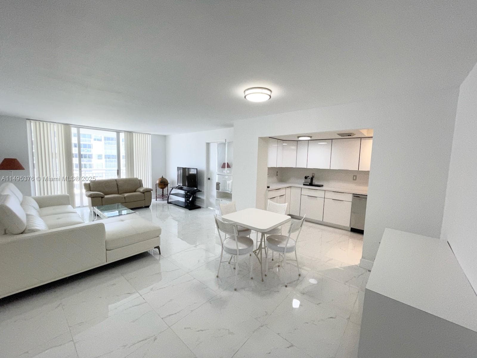 18041 Biscayne Boulv # 502, Aventura FL 33160 — 23