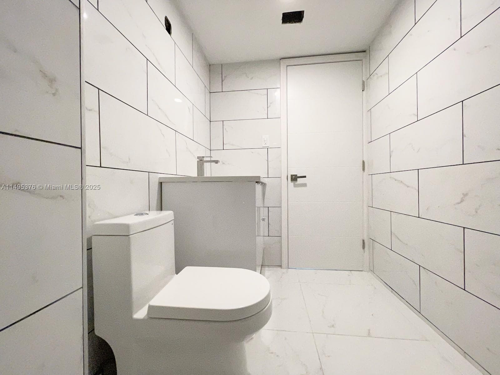 18041 Biscayne Boulv # 502, Aventura FL 33160 — 53