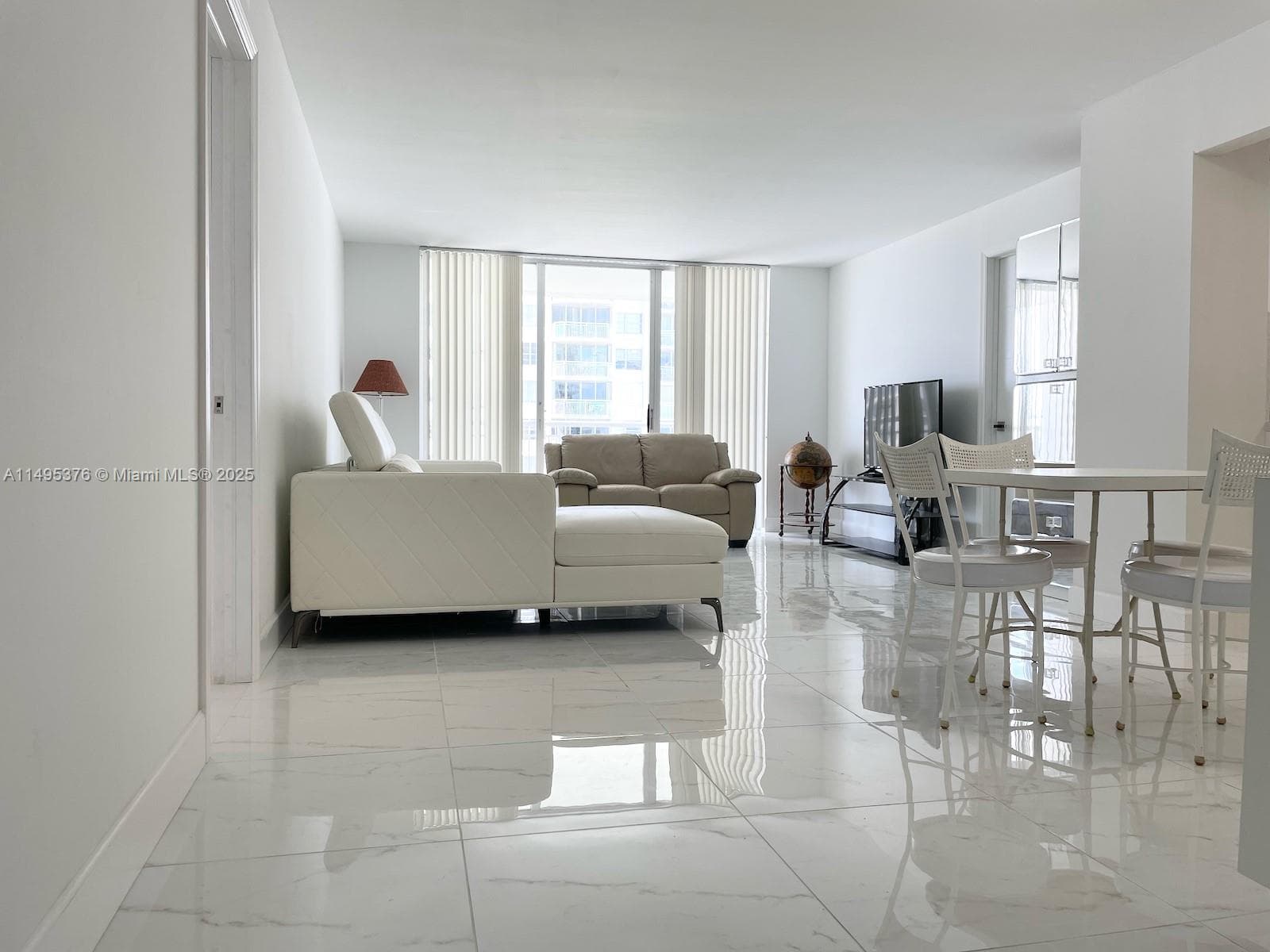 18041 Biscayne Boulv # 502, Aventura FL 33160 — 22