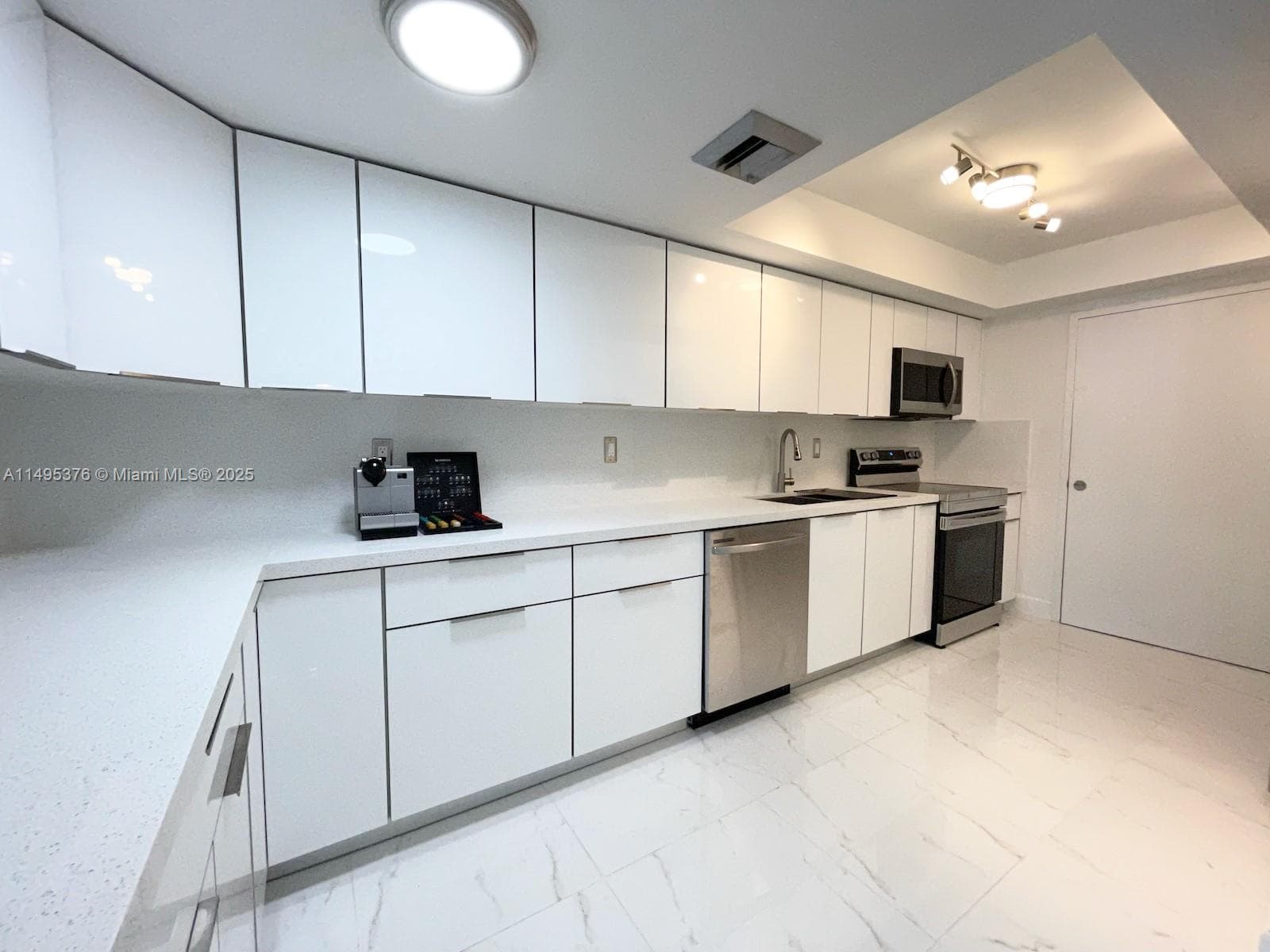 18041 Biscayne Boulv # 502, Aventura FL 33160 — 7