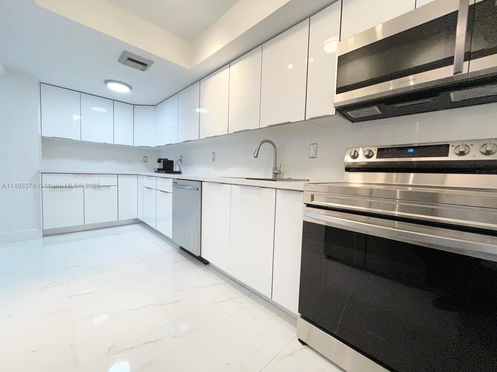 18041 Biscayne Boulv # 502, Aventura FL 33160 — 9