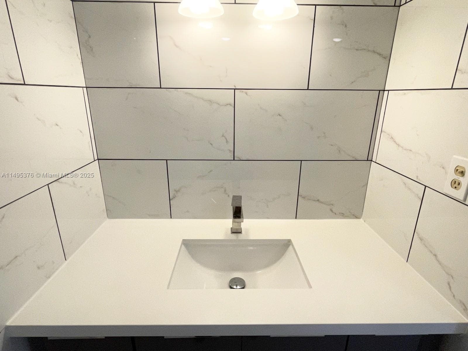 18041 Biscayne Boulv # 502, Aventura FL 33160 — 89
