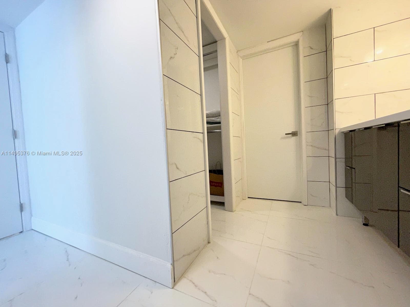 18041 Biscayne Boulv # 502, Aventura FL 33160 — 86