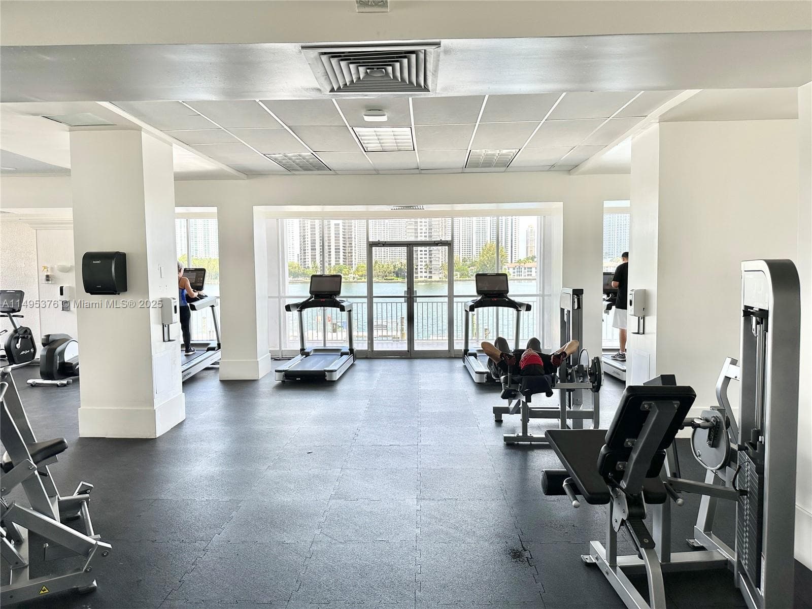 18041 Biscayne Boulv # 502, Aventura FL 33160 — 45