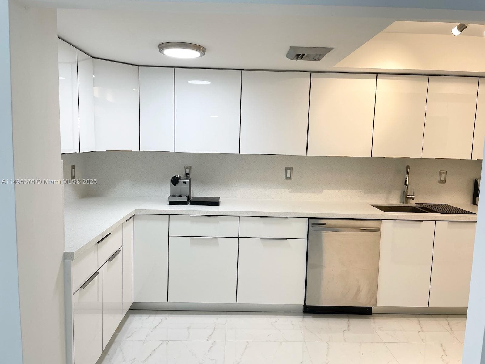 18041 Biscayne Boulv # 502, Aventura FL 33160 — 15