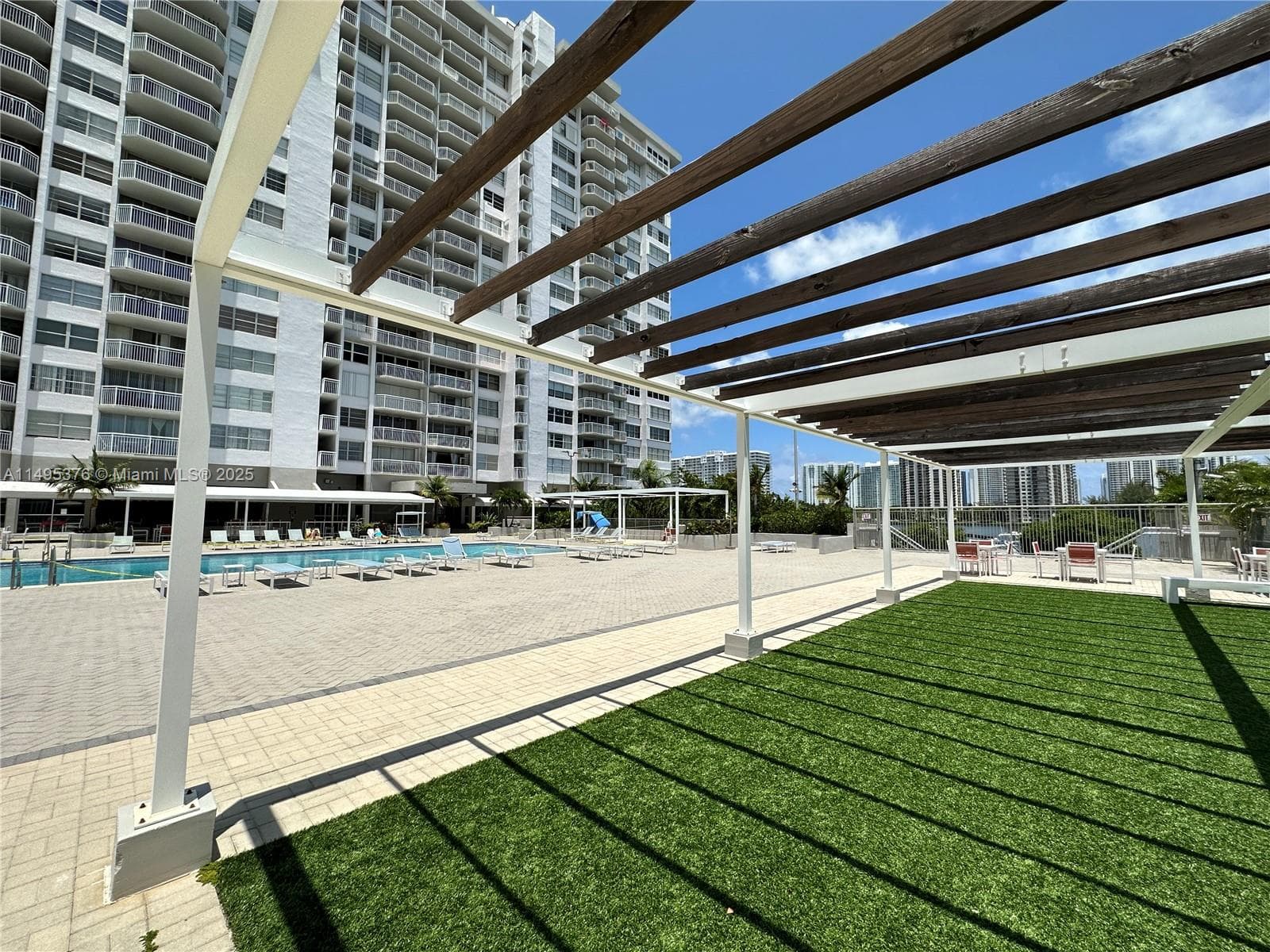 18041 Biscayne Boulv # 502, Aventura FL 33160 — 35