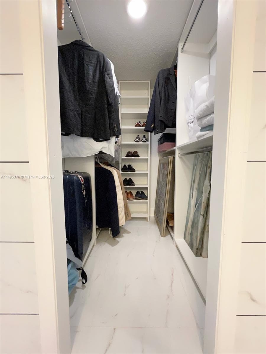18041 Biscayne Boulv # 502, Aventura FL 33160 — 83