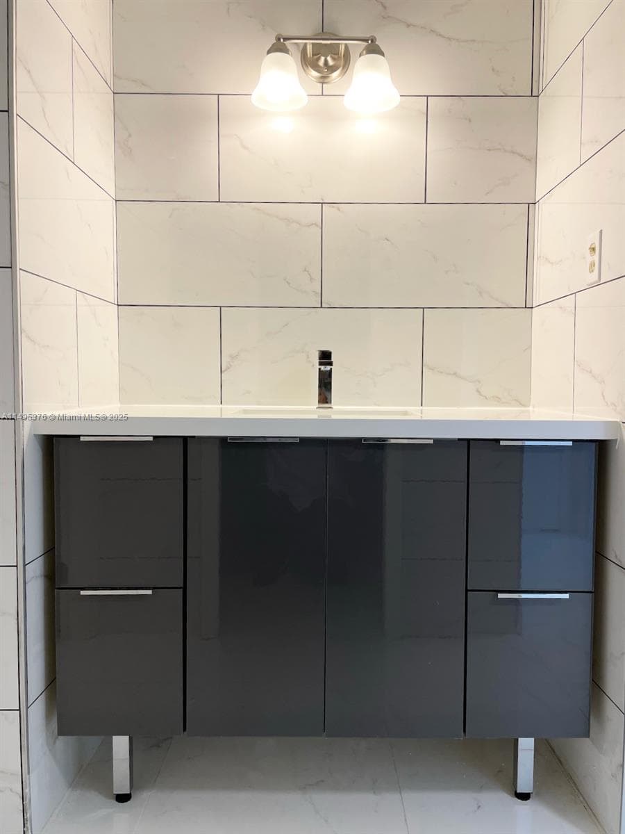 18041 Biscayne Boulv # 502, Aventura FL 33160 — 74