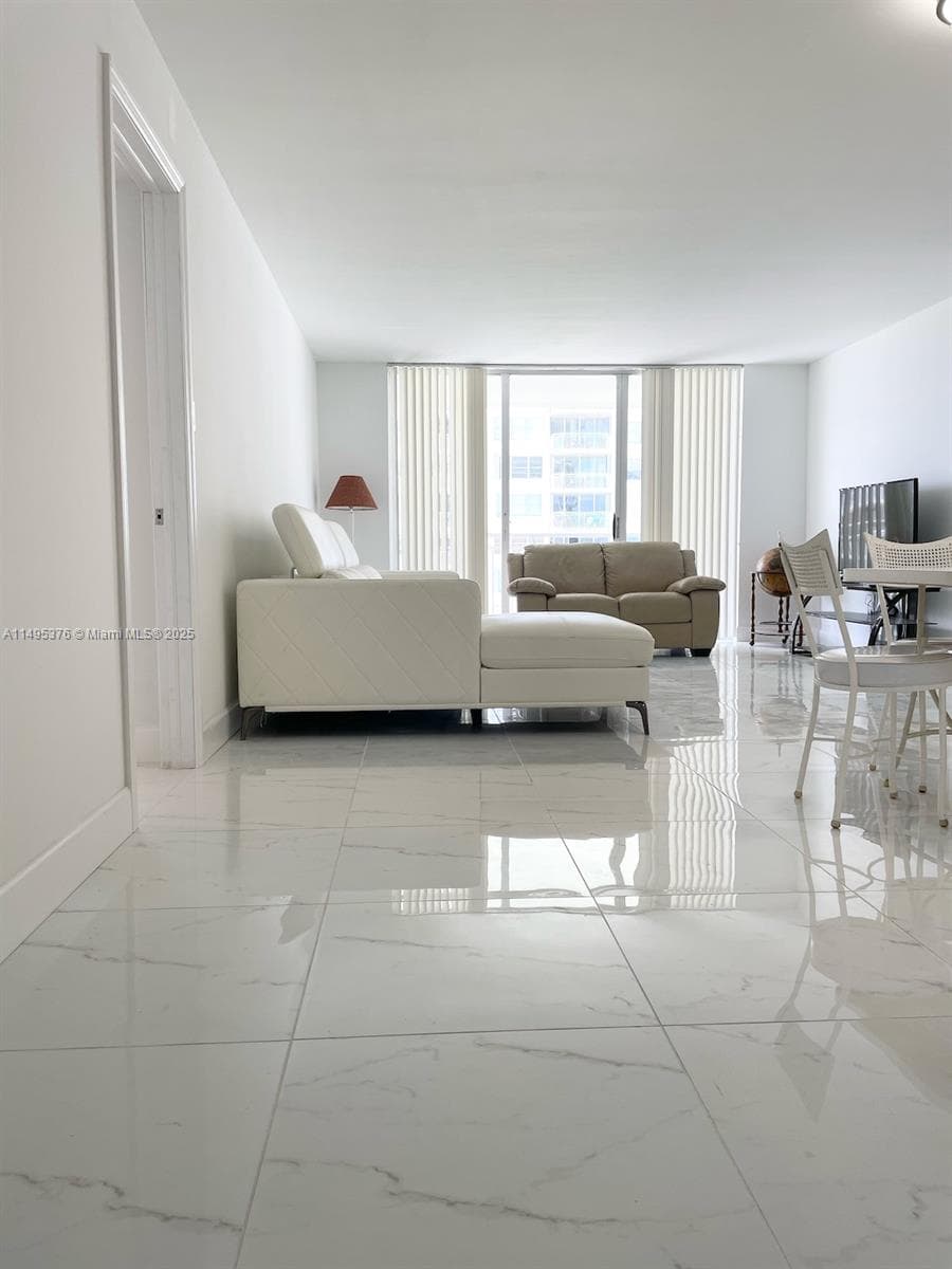 18041 Biscayne Boulv # 502, Aventura FL 33160 — 29
