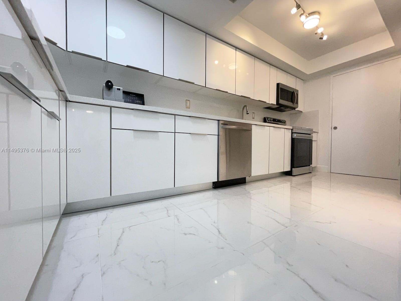 18041 Biscayne Boulv # 502, Aventura FL 33160 — 4