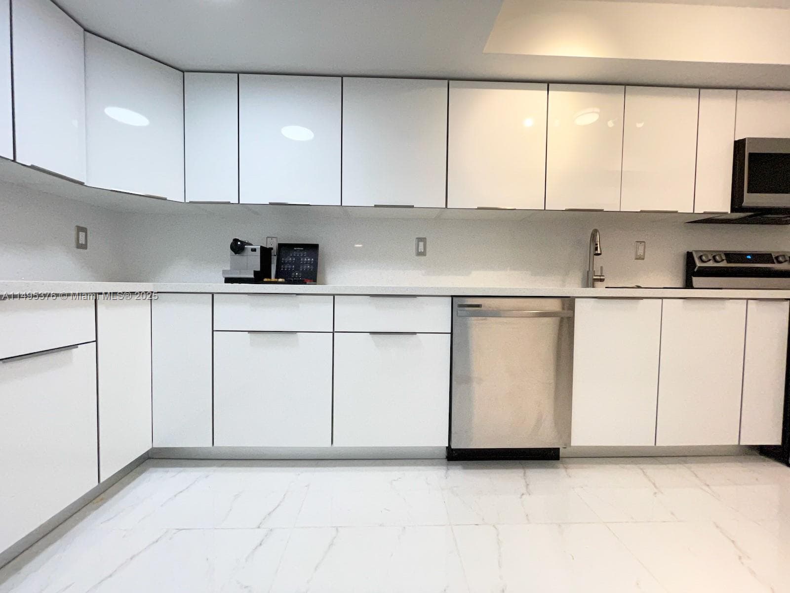 18041 Biscayne Boulv # 502, Aventura FL 33160 — 8