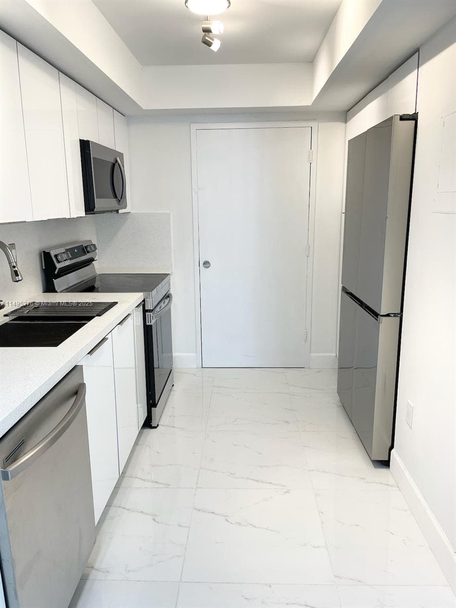18041 Biscayne Boulv # 502, Aventura FL 33160 — 21