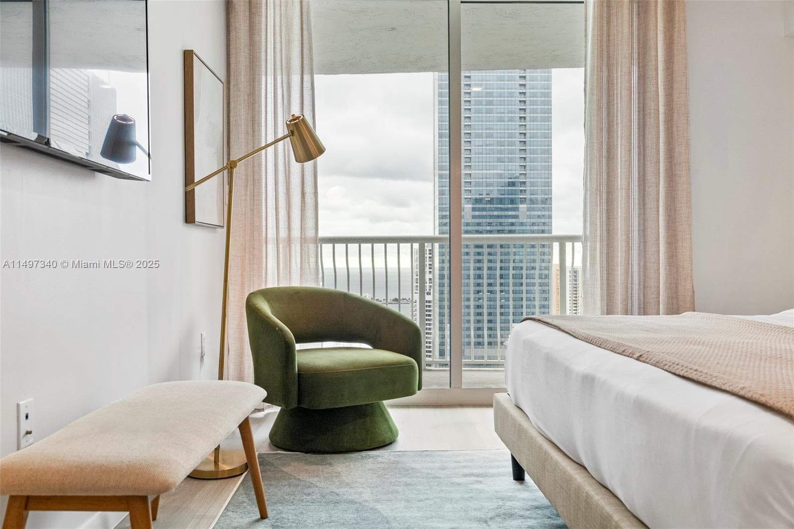 1200 Brickell Bay Dr # 3619, Miami FL 33131 — 17