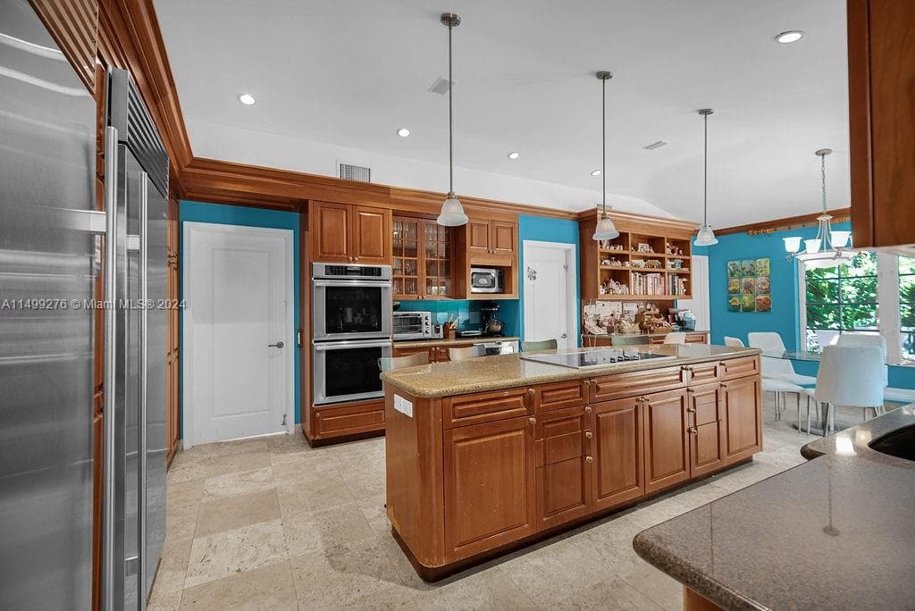 61 Camden Ct, Bal Harbour FL 33154 — 5