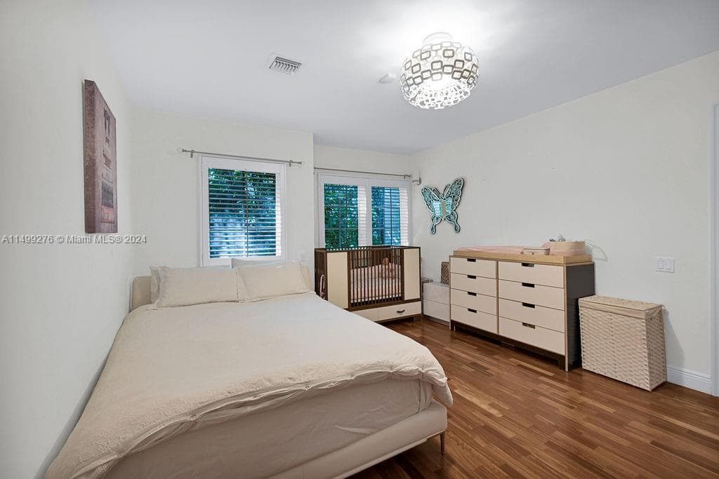 61 Camden Ct, Bal Harbour FL 33154 — 11