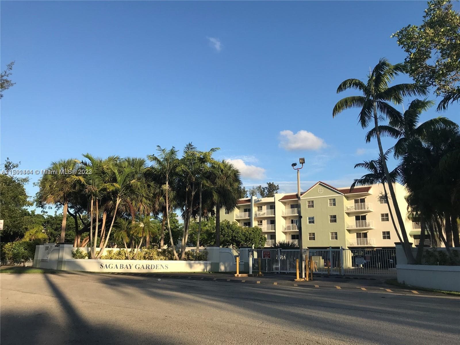 8260 SW 210th St # 220, Cutler Bay FL 33189 — 1