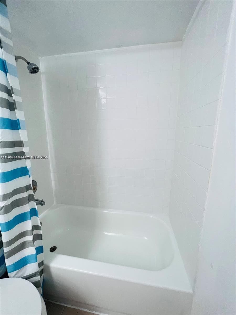 8260 SW 210th St # 220, Cutler Bay FL 33189 — 9
