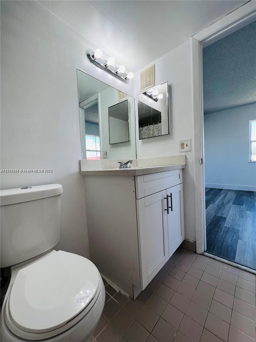 8260 SW 210th St # 220, Cutler Bay FL 33189 — 14