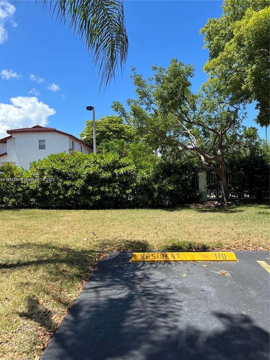 8260 SW 210th St # 220, Cutler Bay FL 33189 — 18