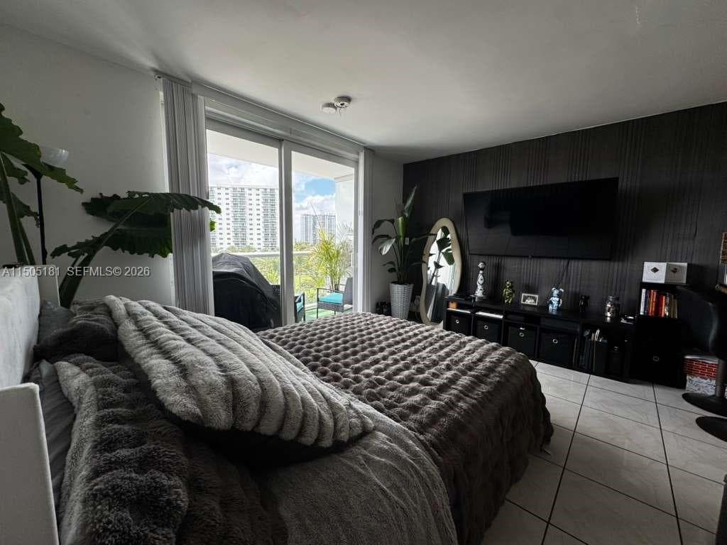 19201 COLLINS AV # 432, Sunny Isles Beach FL 33160 — 20