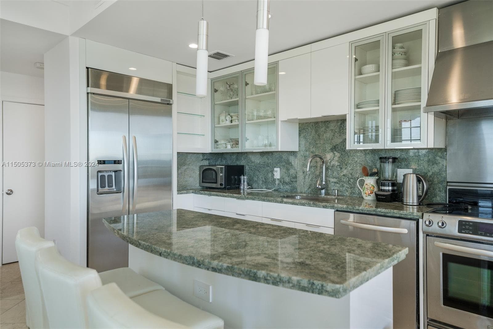 Seaside Condo, Miami Beach, FL — 23