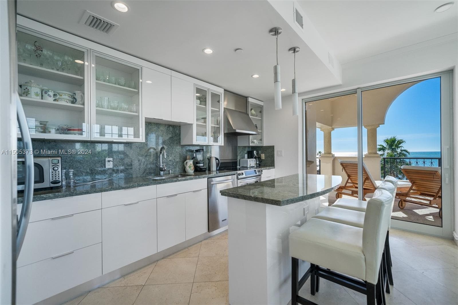 Seaside Condo, Miami Beach, FL — 8
