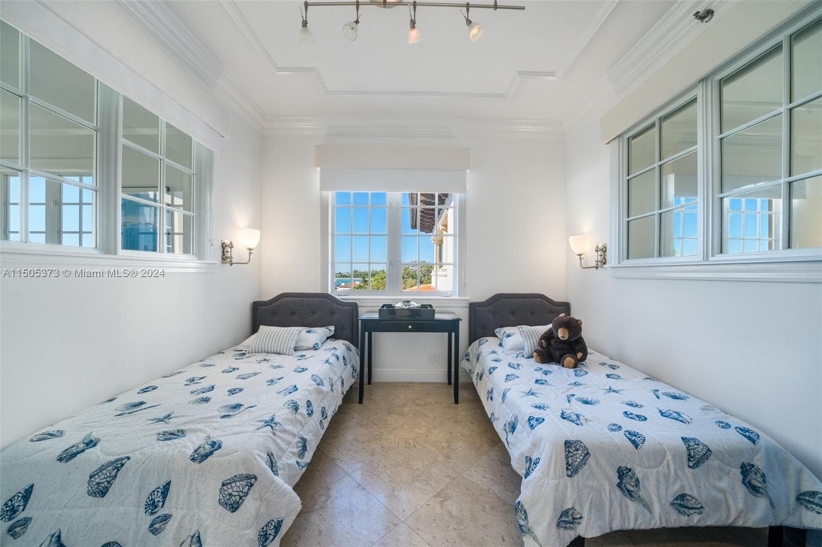 Seaside Condo, Miami Beach, FL — 21