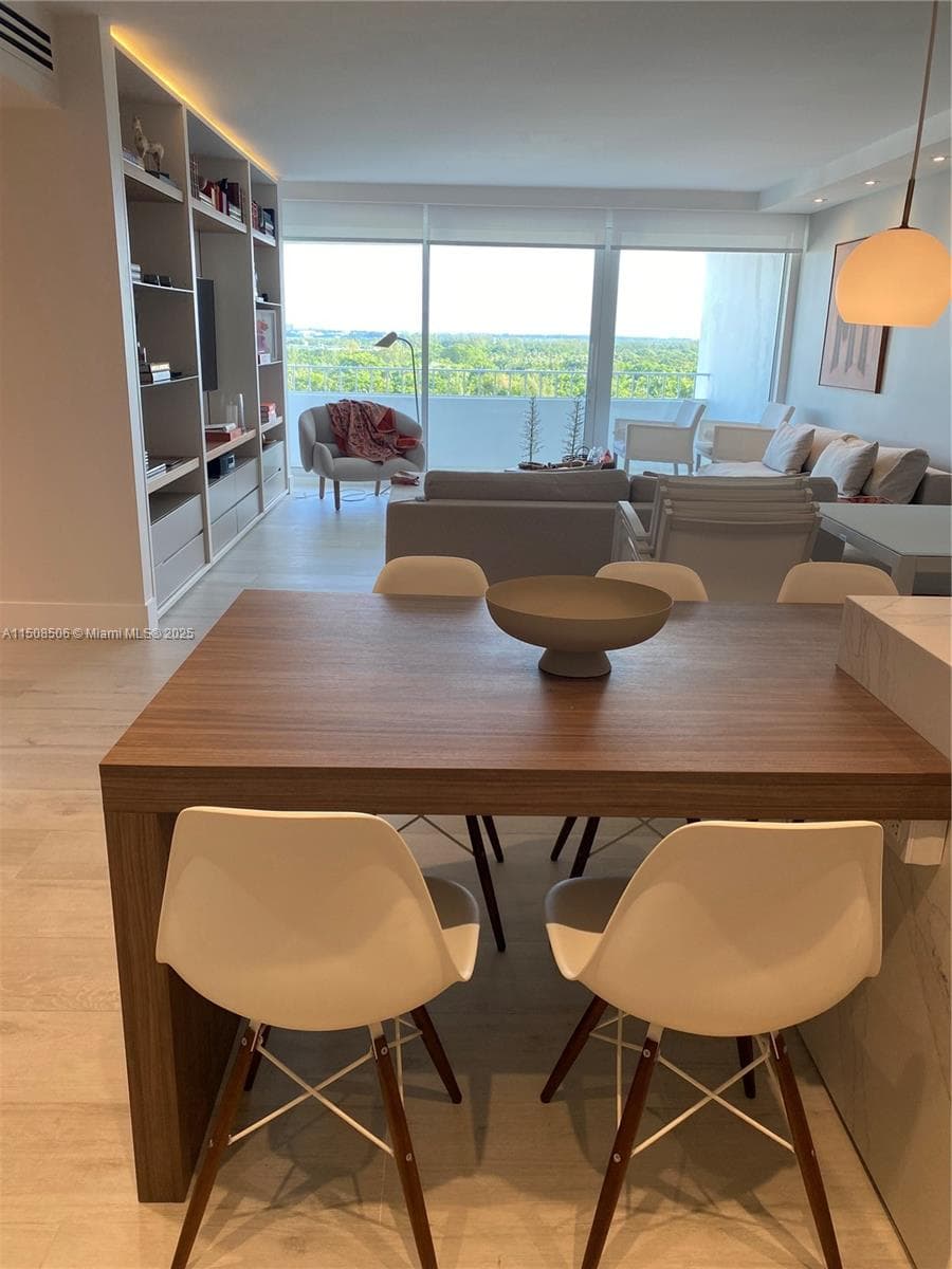 199 Ocean Lane Dr # 1112, Key Biscayne FL 33149 — 25