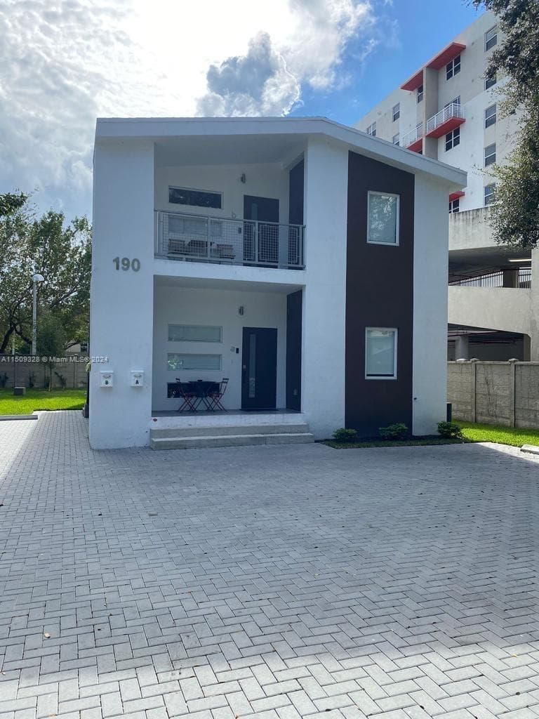 190 NW 57th St, Miami FL 33127 — 3