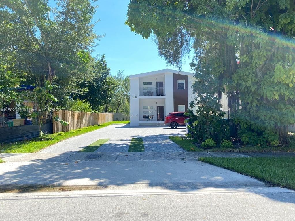 190 NW 57th St, Miami FL 33127 — 5
