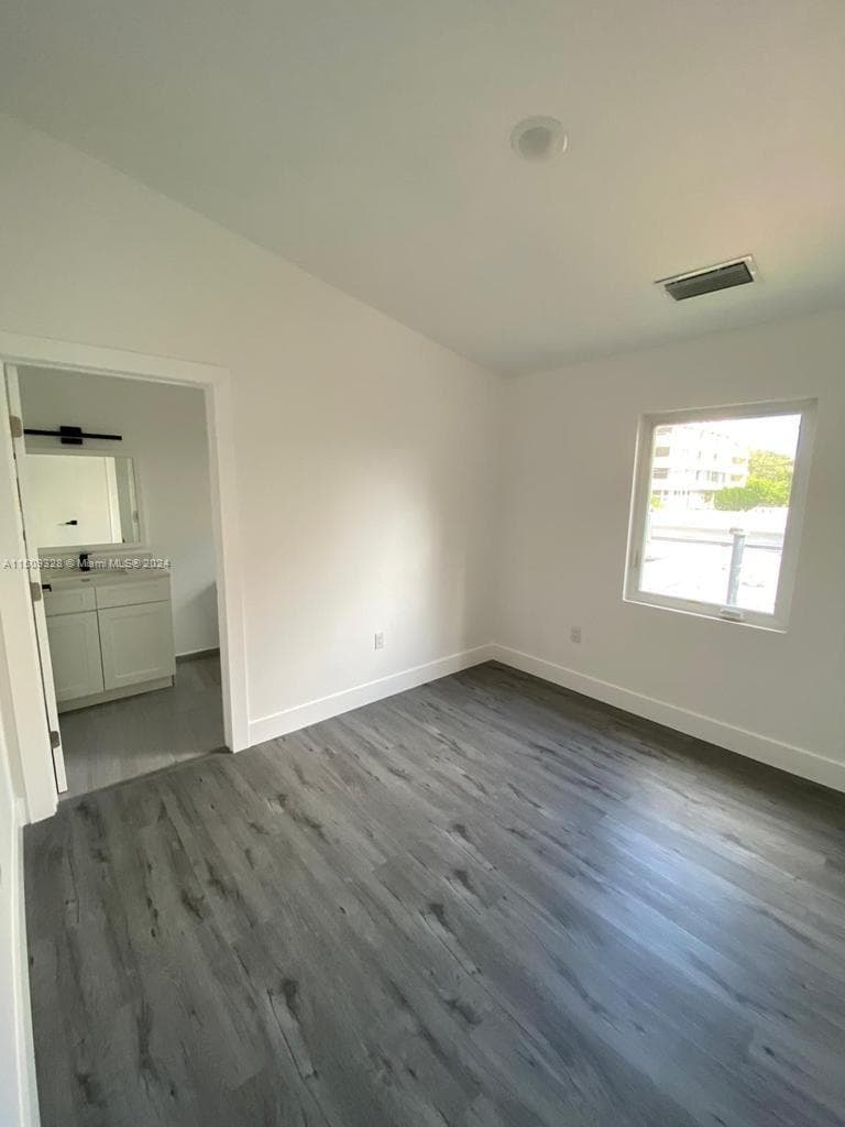190 NW 57th St, Miami FL 33127 — 10