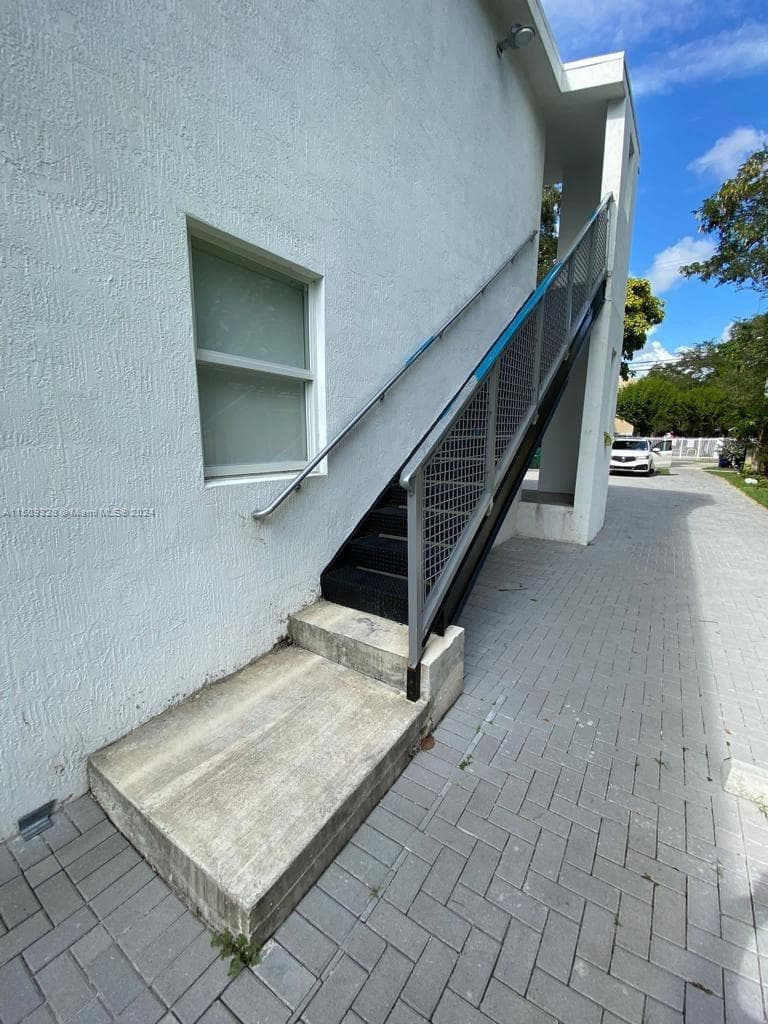 190 NW 57th St, Miami FL 33127 — 4