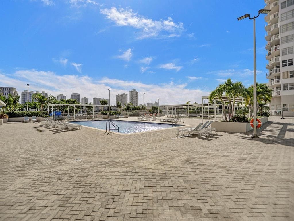 18051 Biscayne Blvd # 304, Aventura FL 33160 — 42