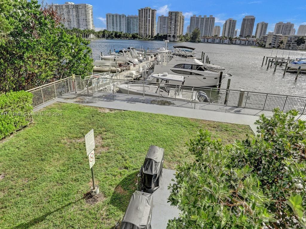 18051 Biscayne Blvd # 304, Aventura FL 33160 — 47