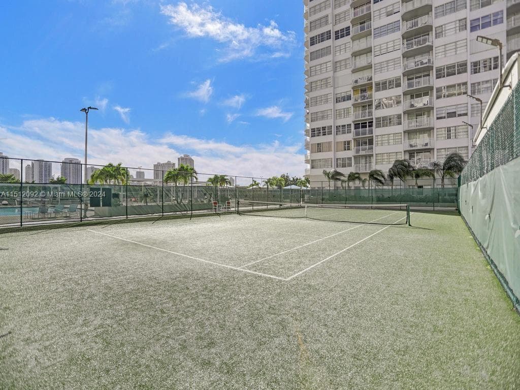 18051 Biscayne Blvd # 304, Aventura FL 33160 — 43