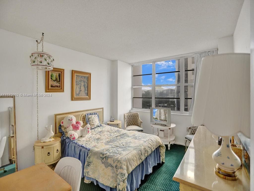 18051 Biscayne Blvd # 304, Aventura FL 33160 — 22