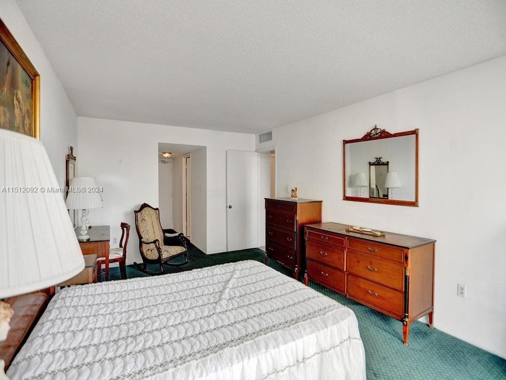 18051 Biscayne Blvd # 304, Aventura FL 33160 — 28