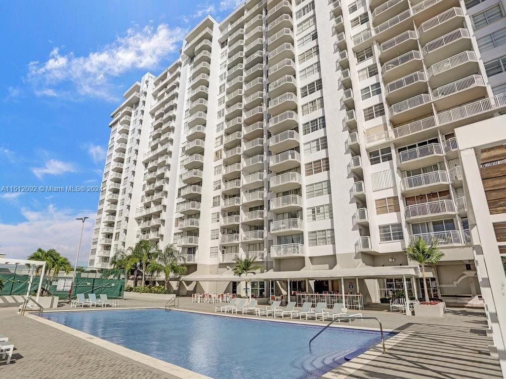 18051 Biscayne Blvd # 304, Aventura FL 33160 — 55