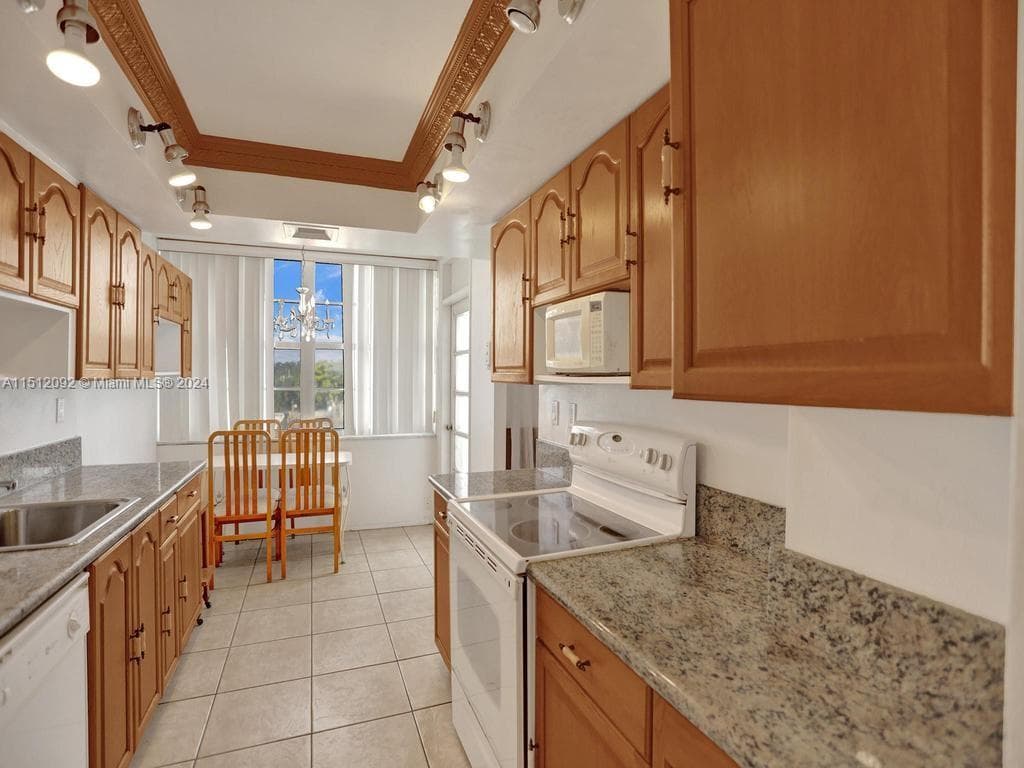 18051 Biscayne Blvd # 304, Aventura FL 33160 — 15