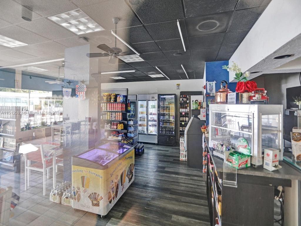 18051 Biscayne Blvd # 304, Aventura FL 33160 — 44