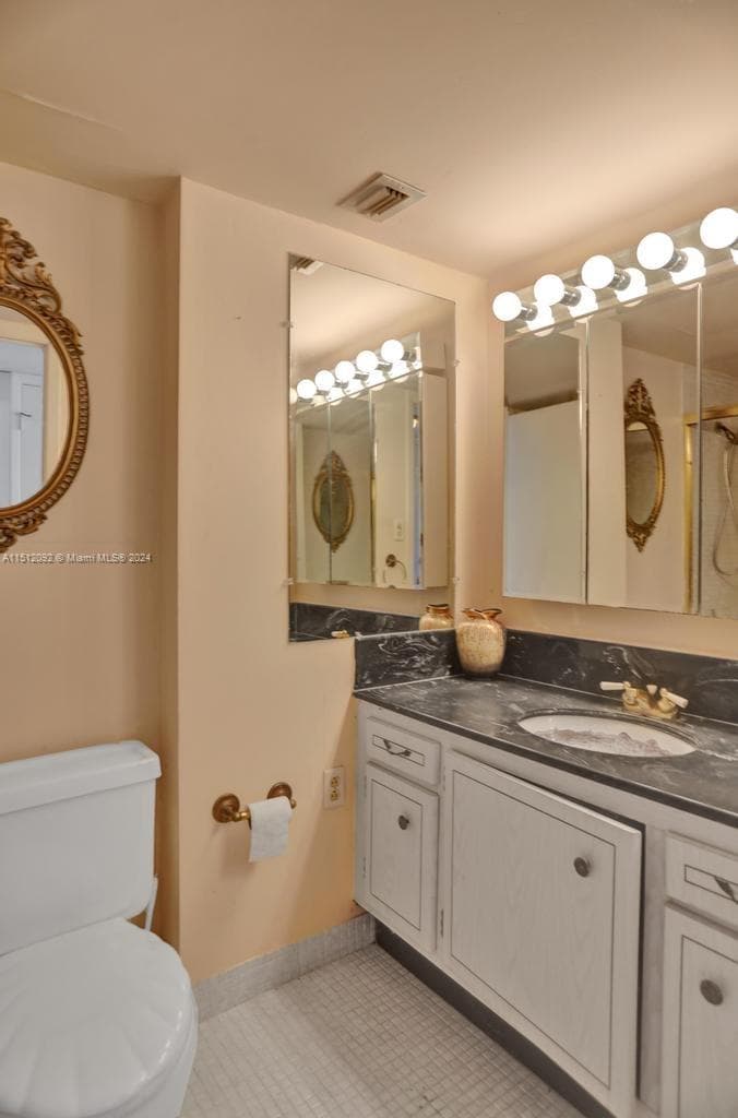 18051 Biscayne Blvd # 304, Aventura FL 33160 — 35