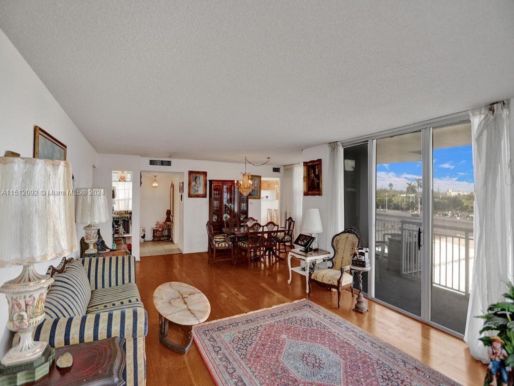 18051 Biscayne Blvd # 304, Aventura FL 33160 — 4