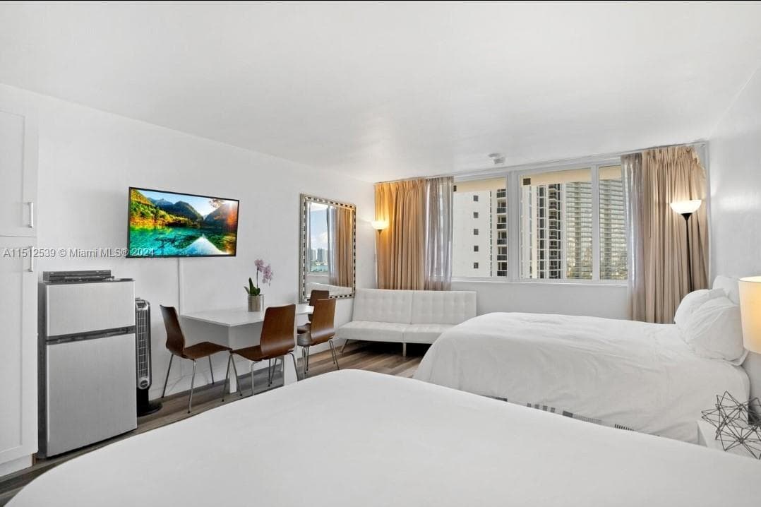 19201 Collins Ave, # 1143, Sunny Isles Beach FL 33160 — 2