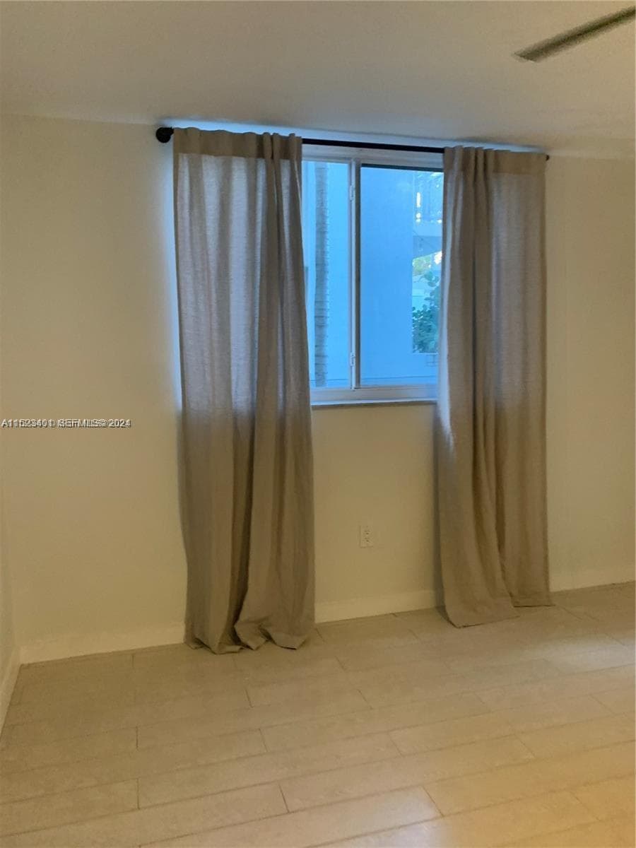 947 Lenox Ave # 204, Miami Beach FL 33139 — 7