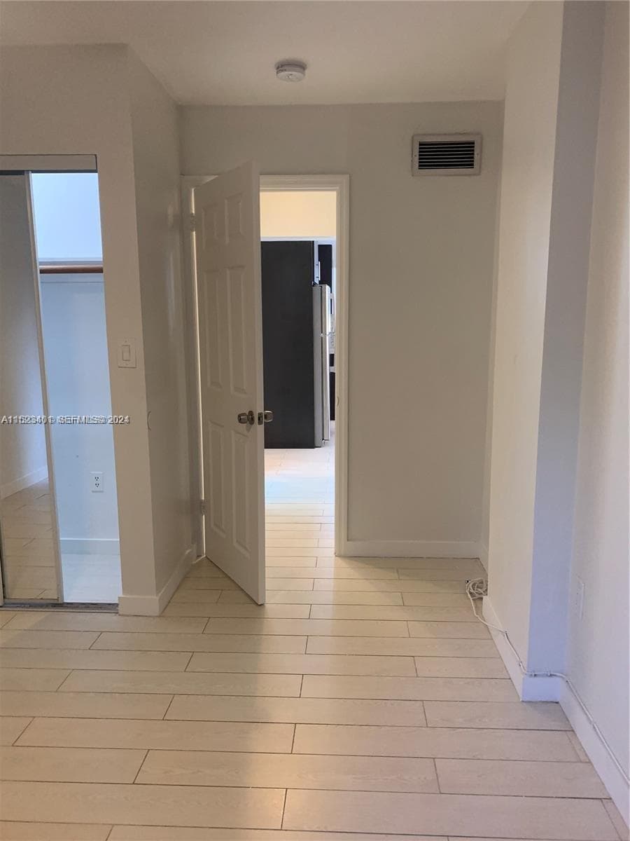 947 Lenox Ave # 204, Miami Beach FL 33139 — 5