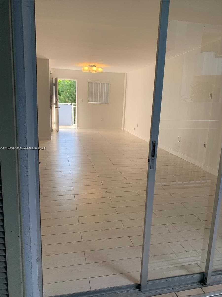 947 Lenox Ave # 204, Miami Beach FL 33139 — 4